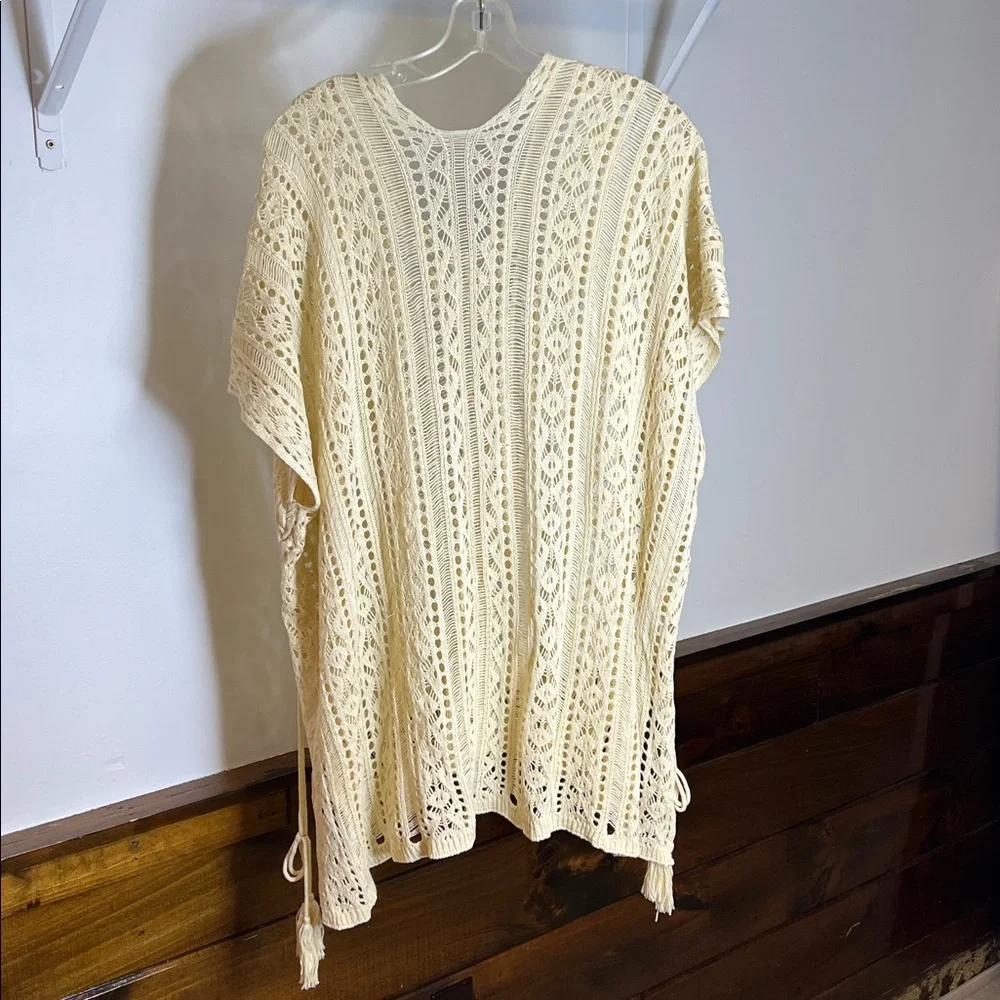 Amazon‎ Cream Crochet Women’s Beach Cover Up- M